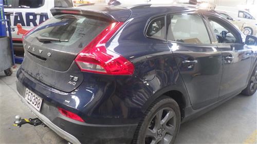 VOLVO V40 HATCHBACK 2013-2019